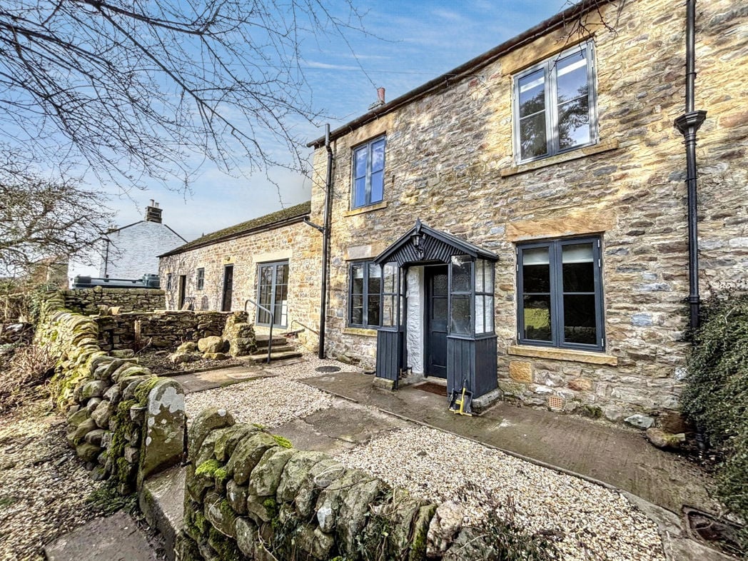 Property image 1 of 28