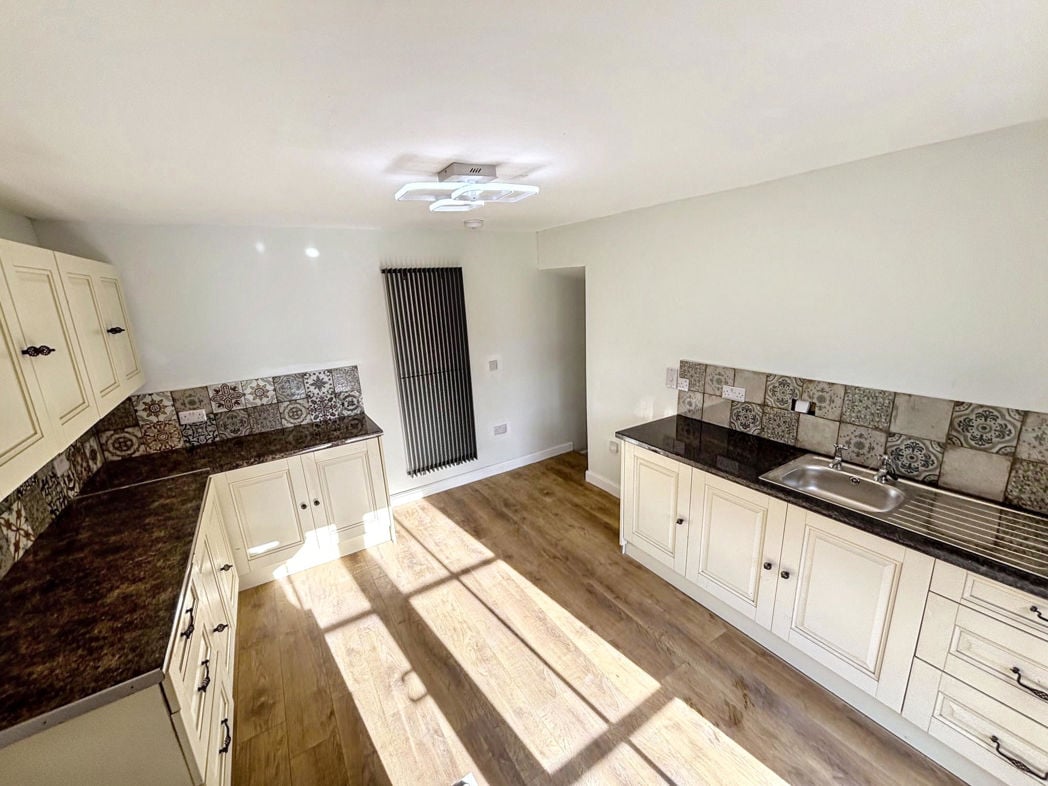 Property image 6 of 28