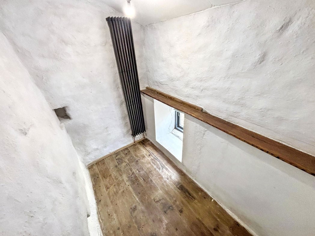 Property image 11 of 28