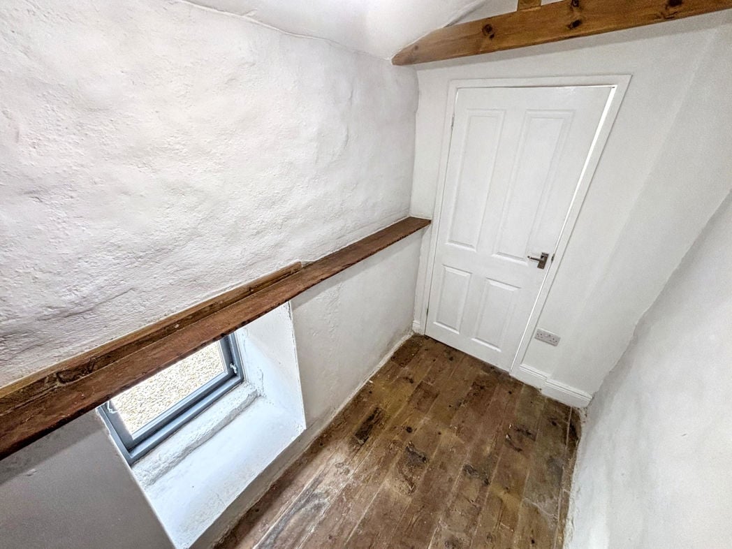 Property image 12 of 28
