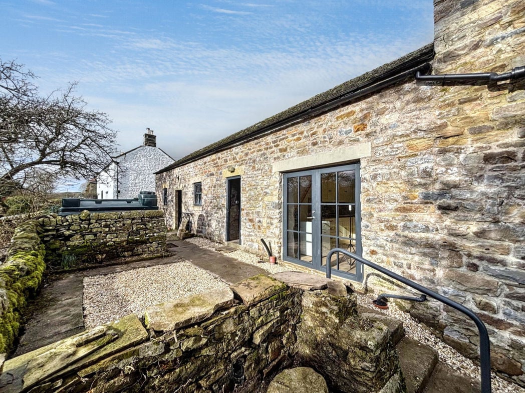 Property image 16 of 28