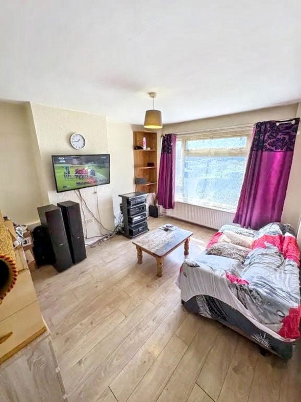 Property image 2 of 8