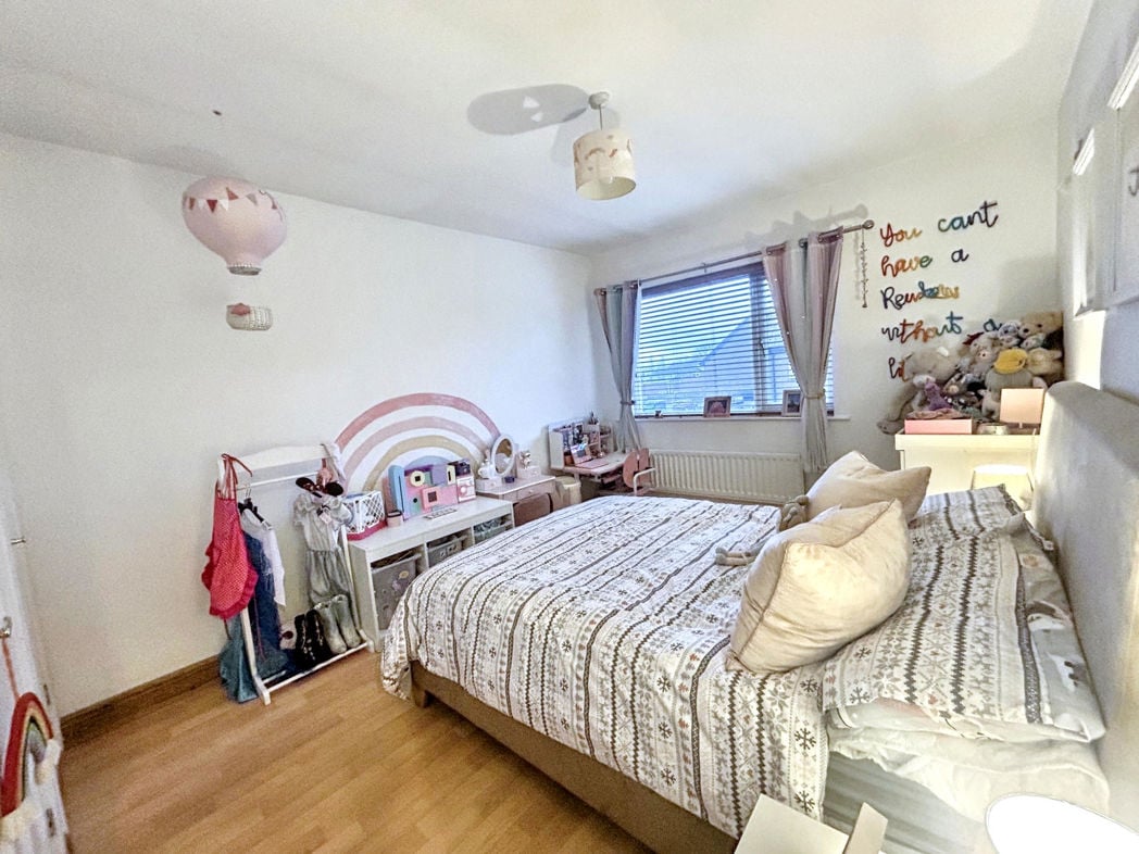 Property image 7 of 9