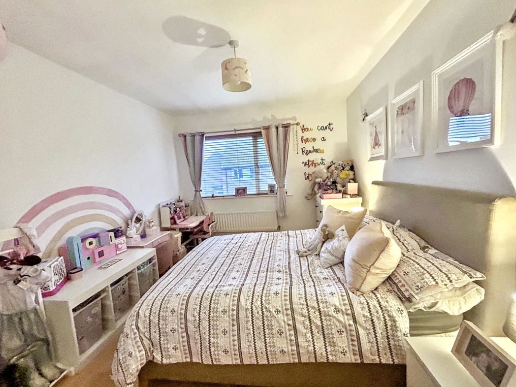 Property image 6 of 9
