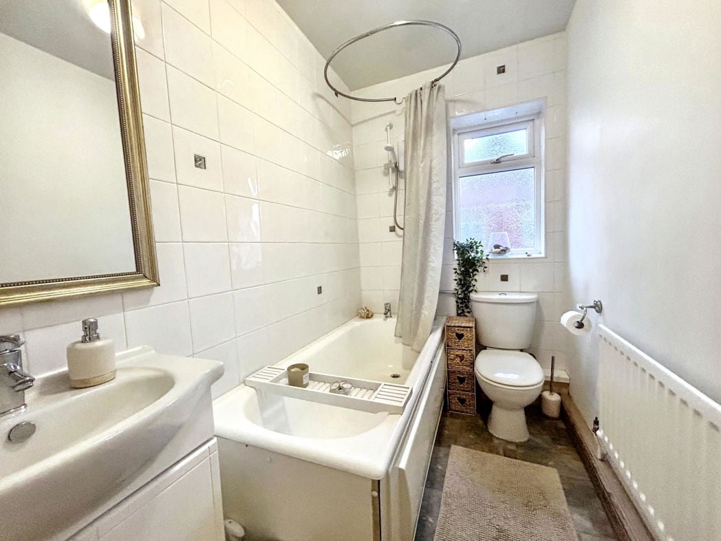 Property image 8 of 9