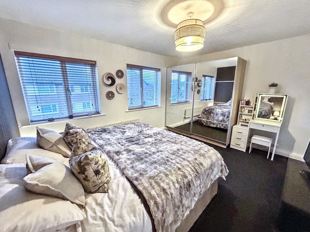 Property image 4 of 9