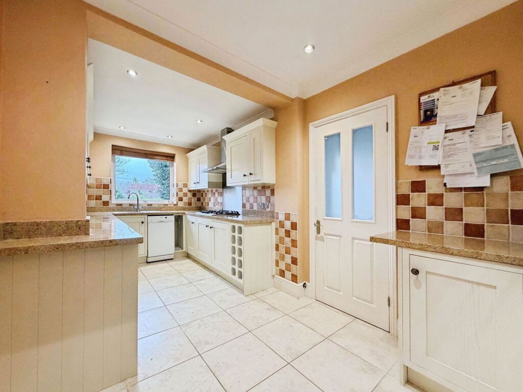 Property image 4 of 16