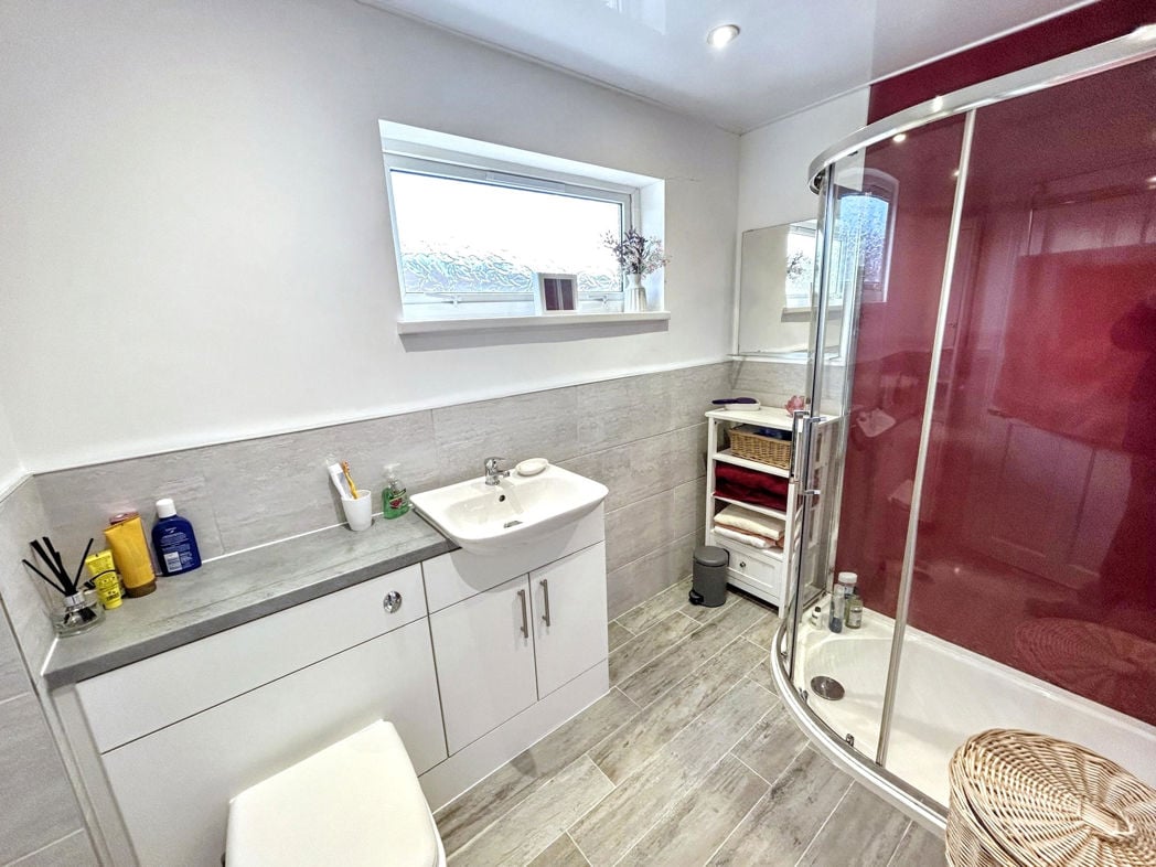 Property image 11 of 12
