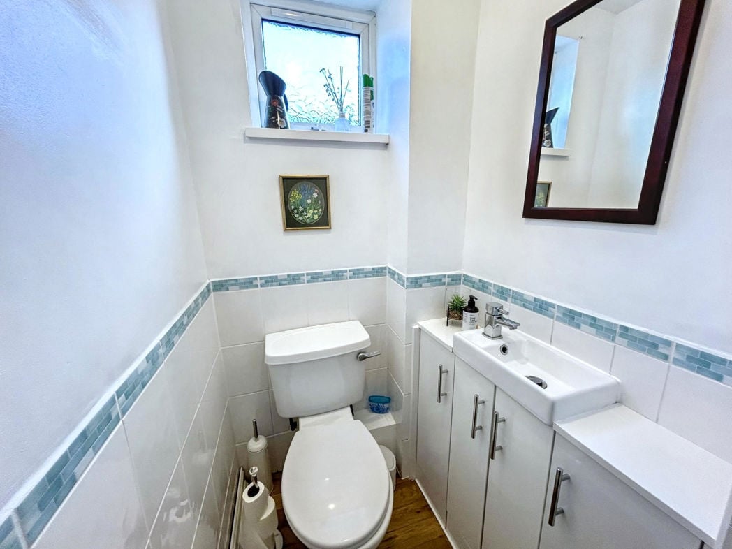 Property image 7 of 12