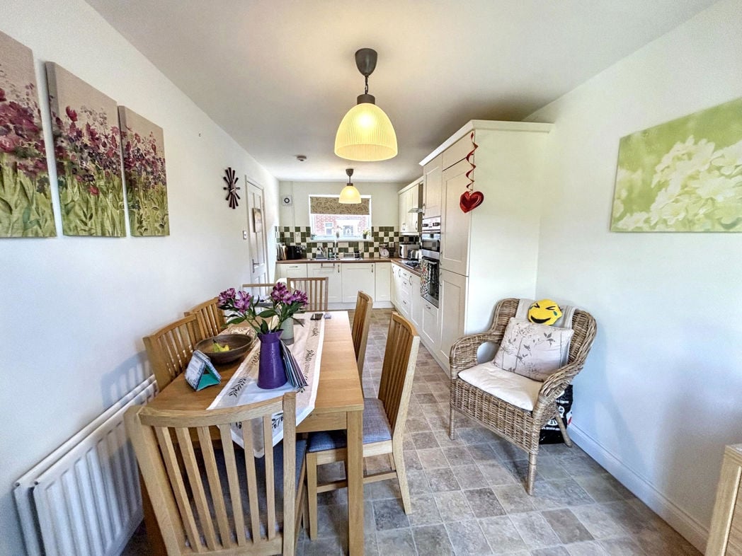 Property image 6 of 12