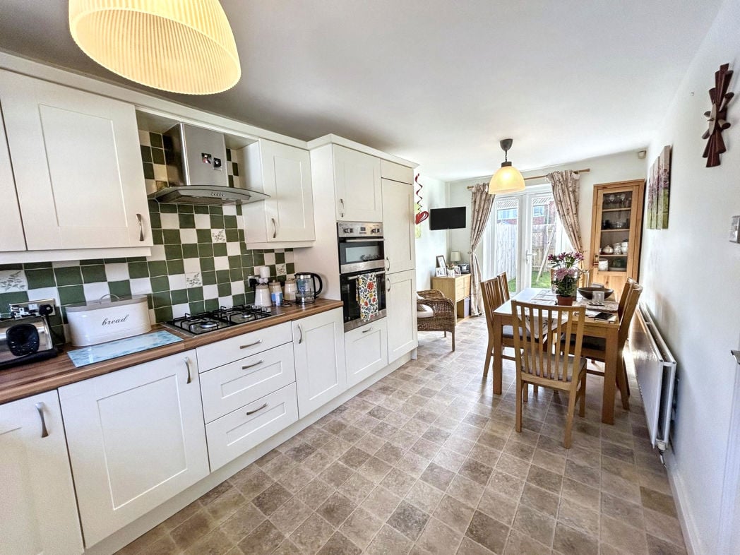 Property image 4 of 12