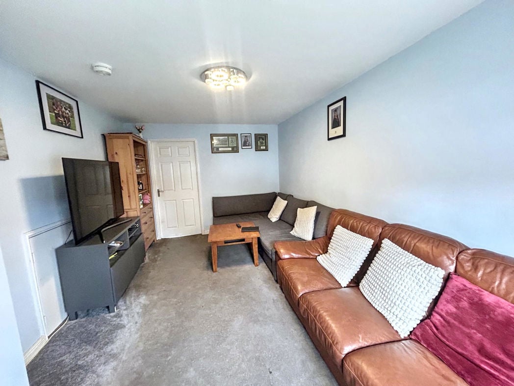 Property image 2 of 10