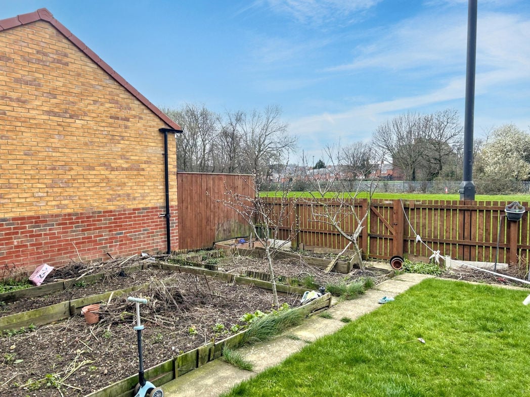 Property image 10 of 10