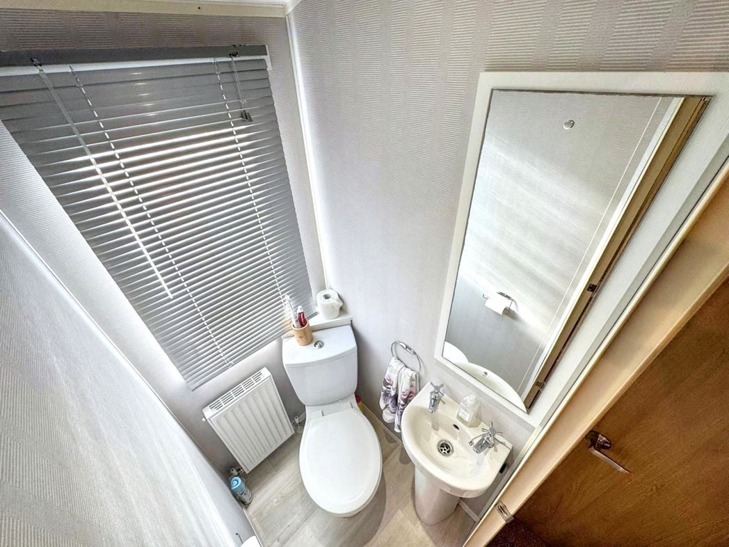Property image 8 of 12