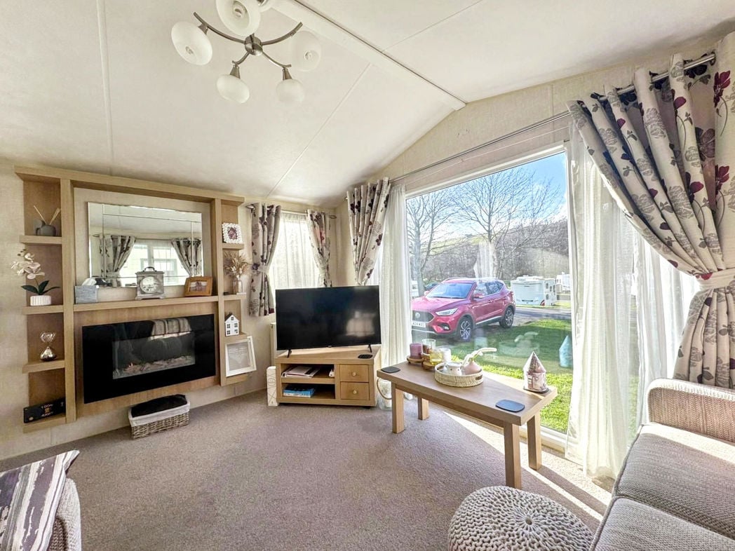 Property image 2 of 12