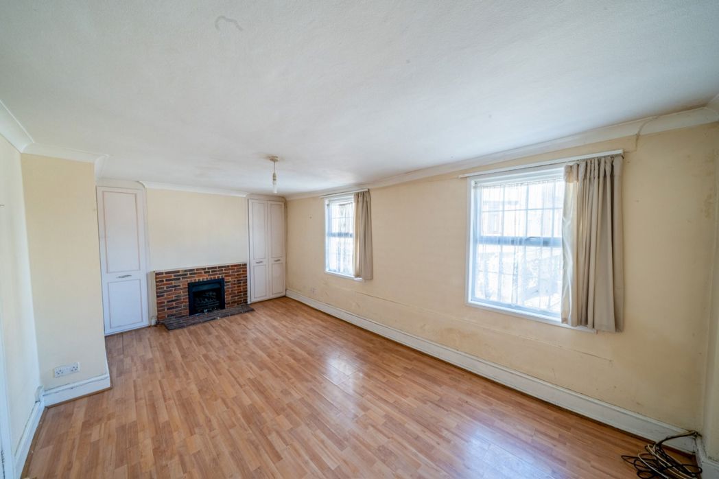 Property image 3 of 38