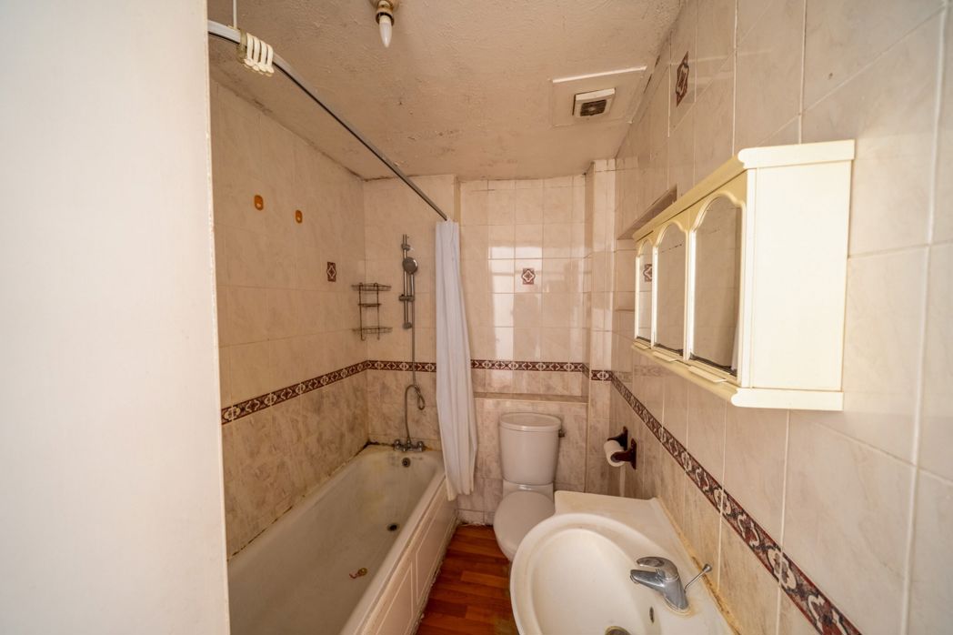 Property image 5 of 38