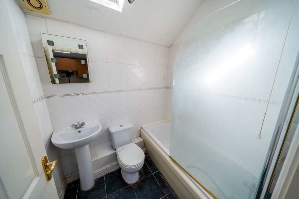 Property image 33 of 38