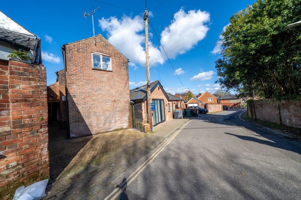 Property image 38 of 38