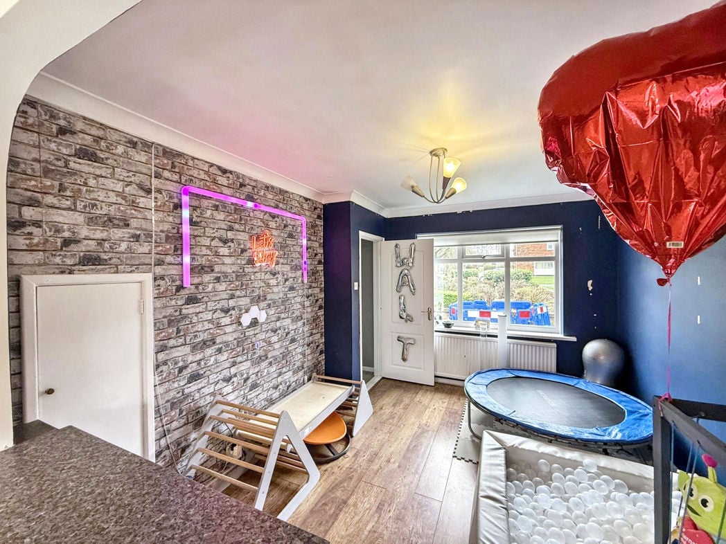 Property image 6 of 18