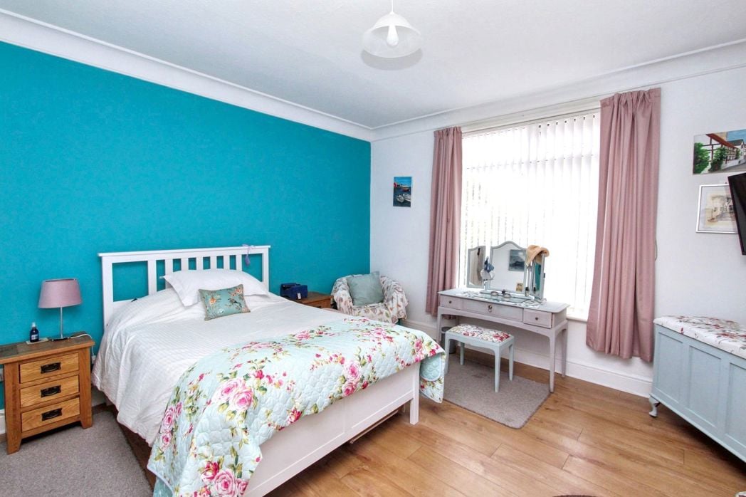 Property image 6 of 24