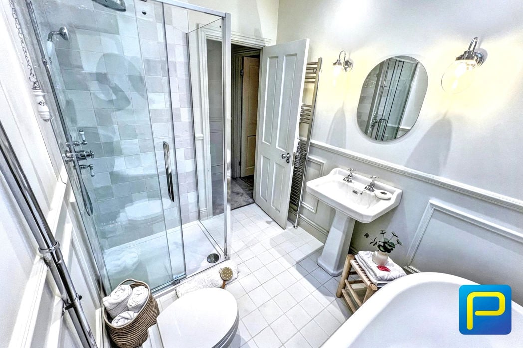Property image 24 of 36