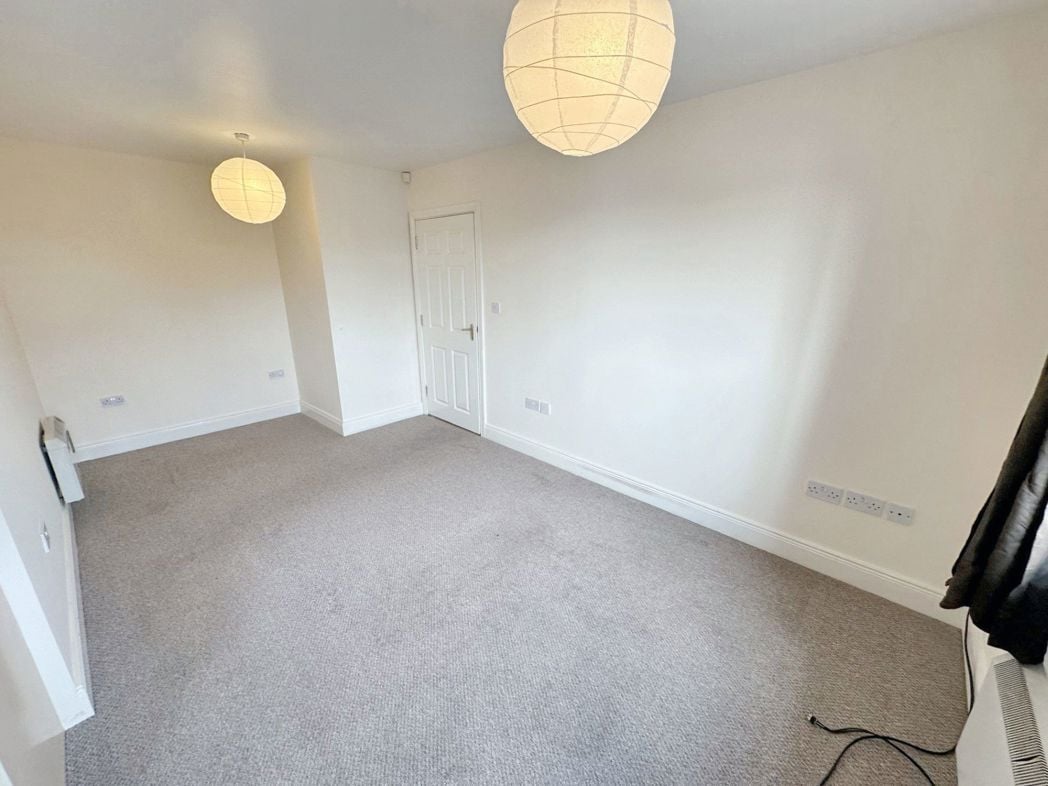 Property image 7 of 8