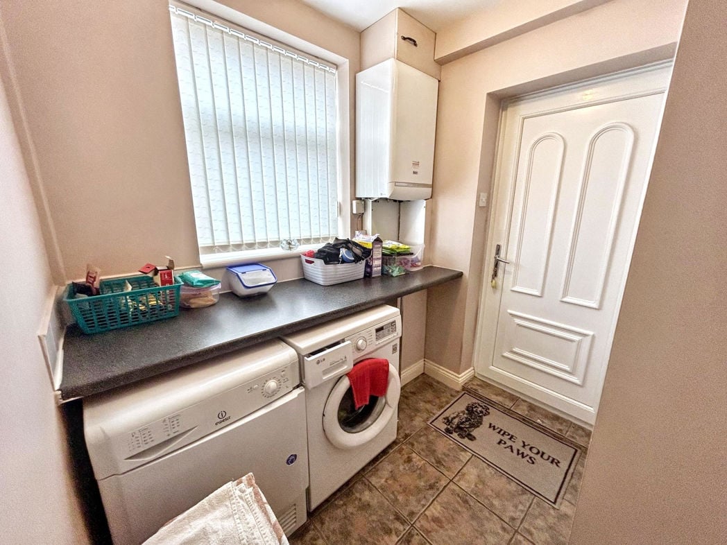 Property image 6 of 12