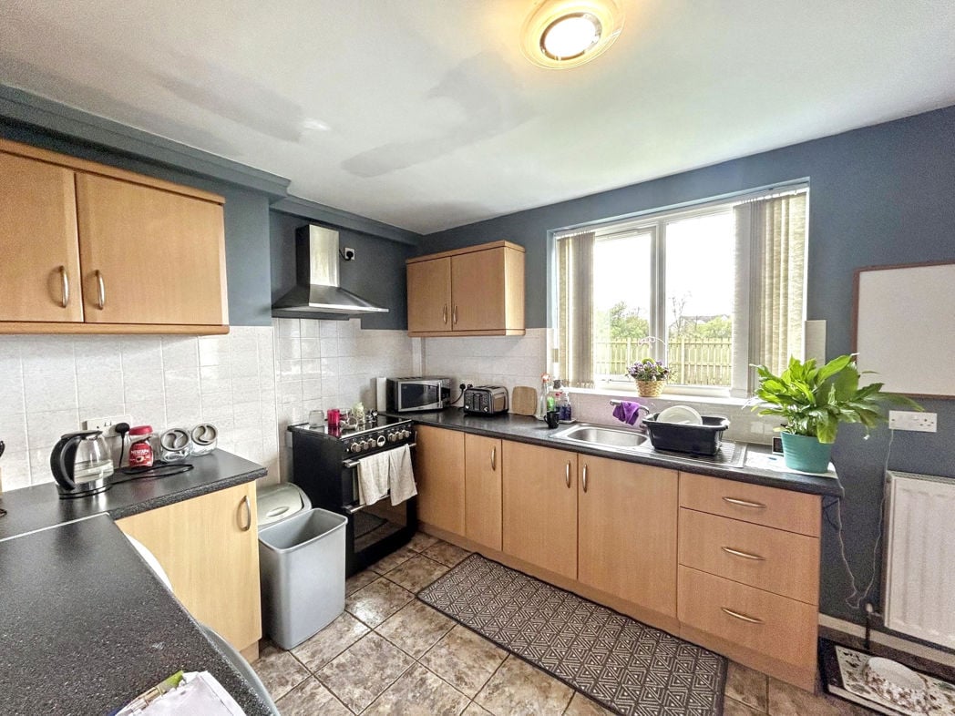 Property image 4 of 12