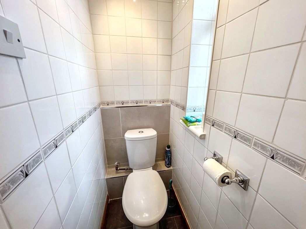 Property image 11 of 12