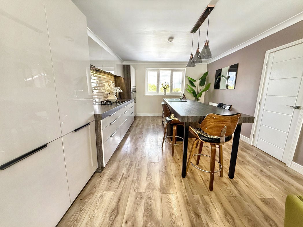 Property image 5 of 19