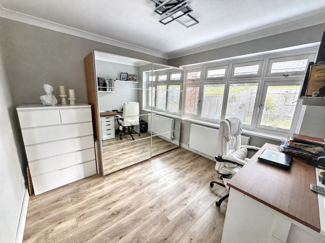 Property image 11 of 19
