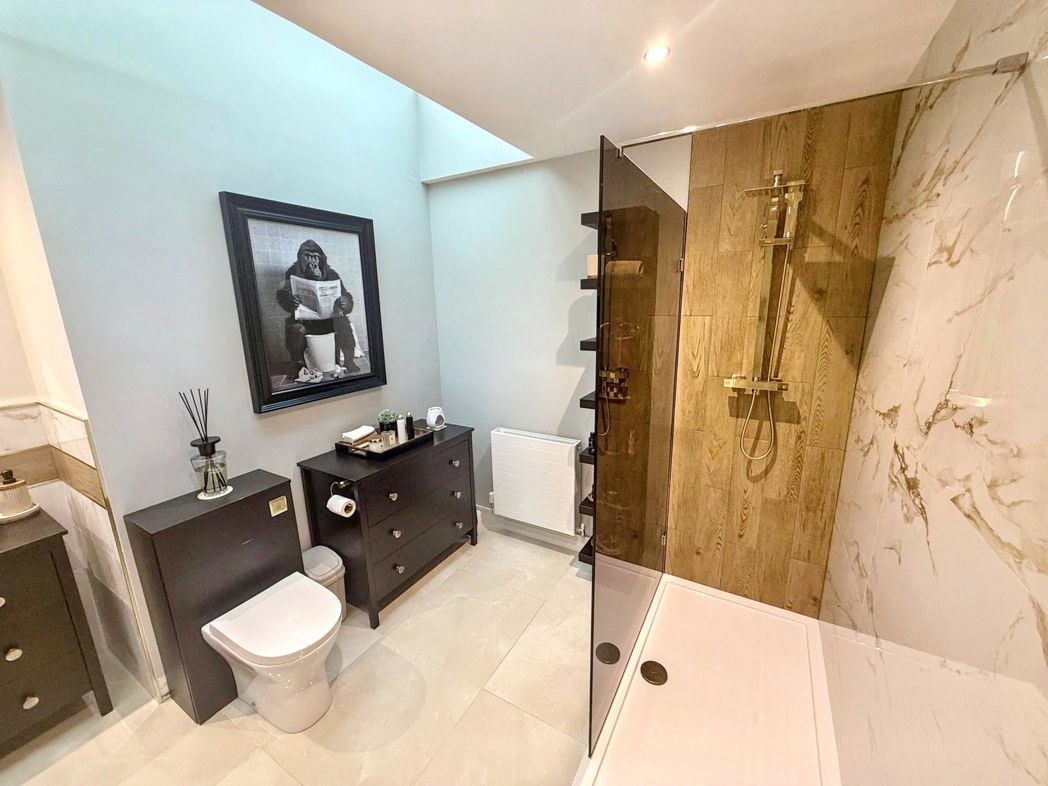 Property image 16 of 19