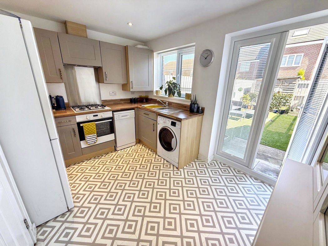 Property image 3 of 21