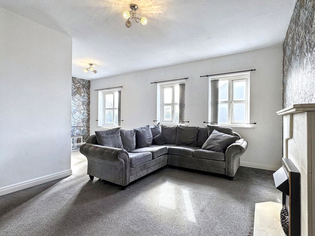 Property image 3 of 17