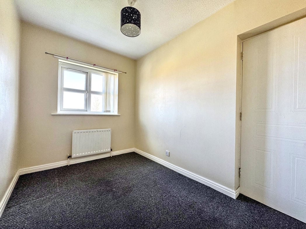 Property image 12 of 17