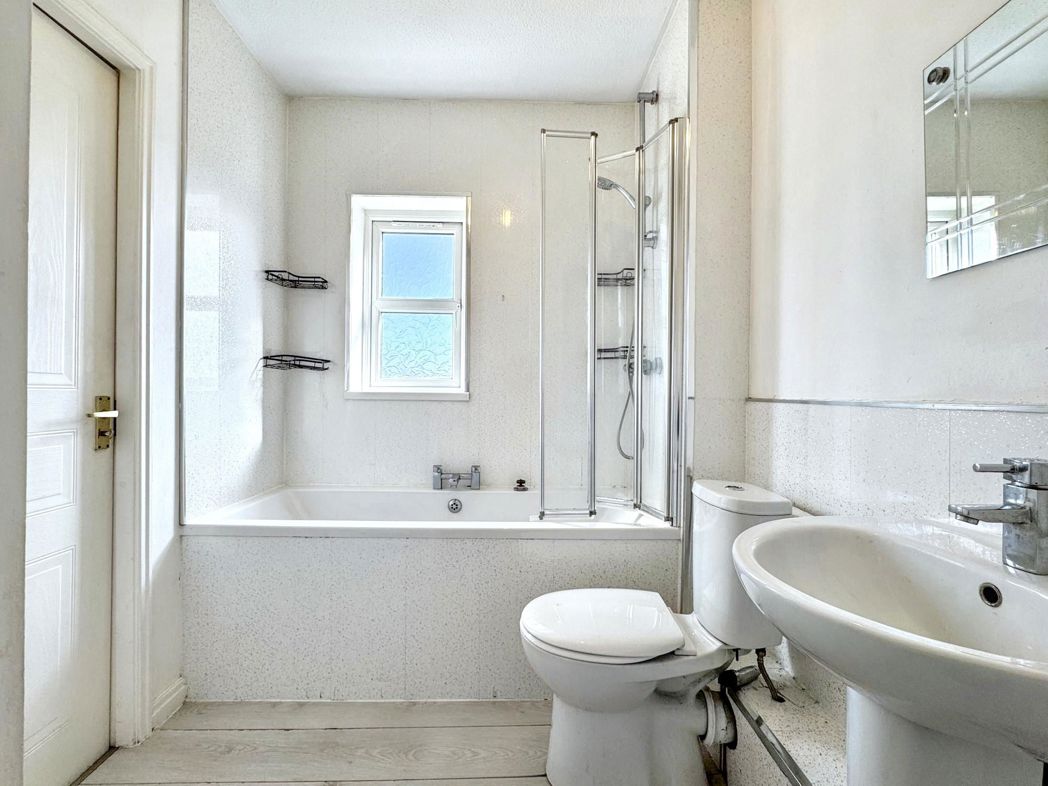 Property image 14 of 17