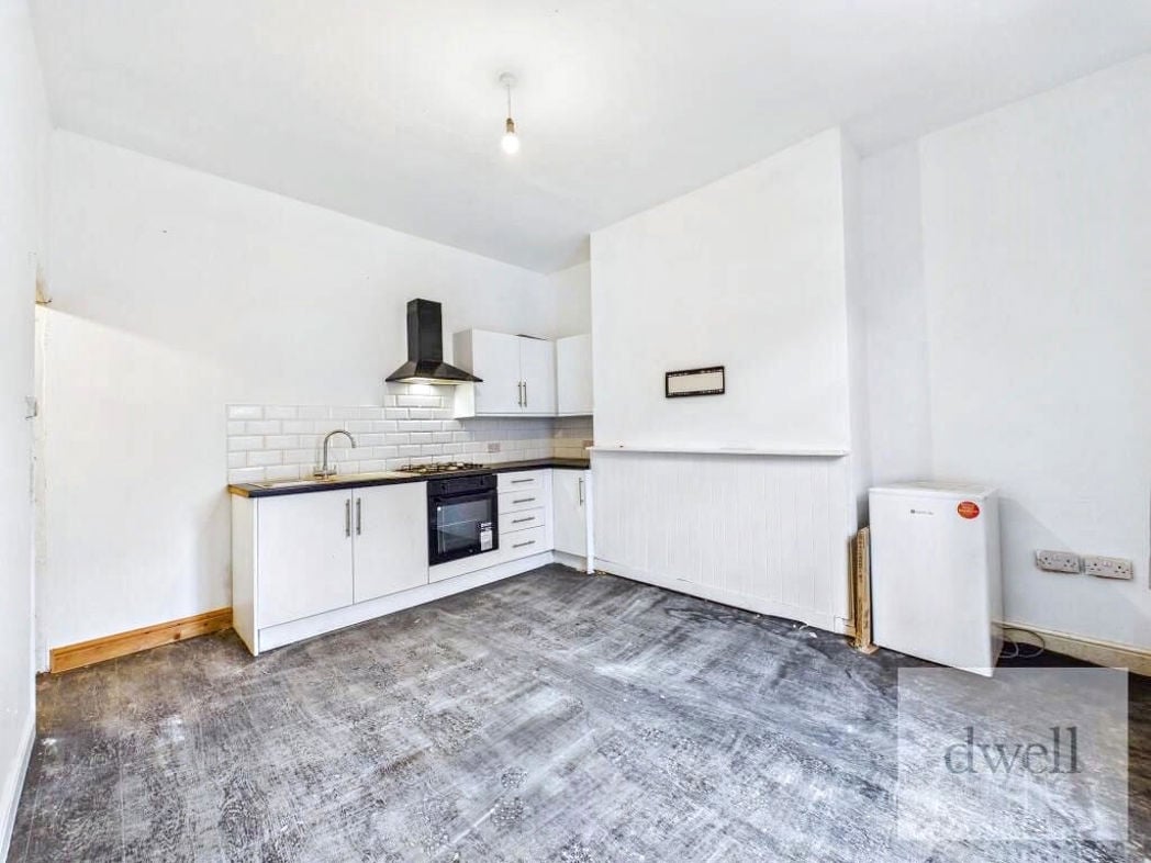 Property image 2 of 11