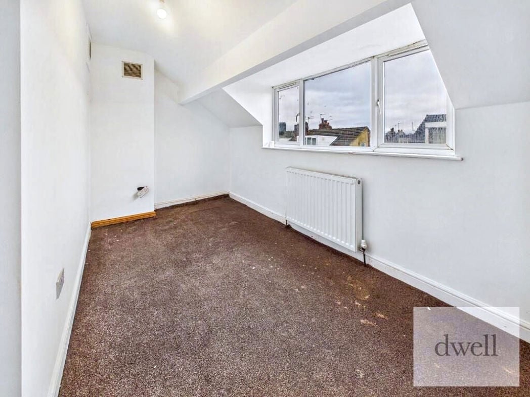 Property image 8 of 11