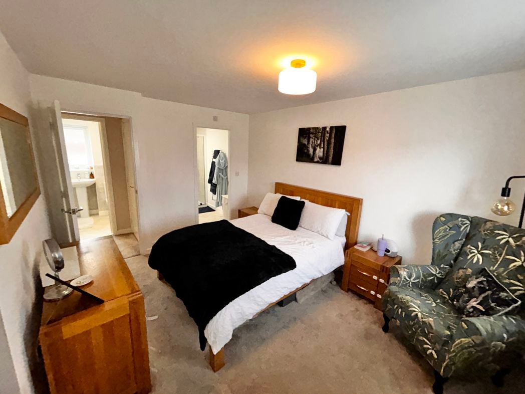 Property image 3 of 22