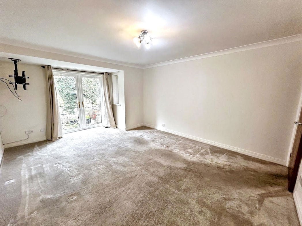 Property image 3 of 7