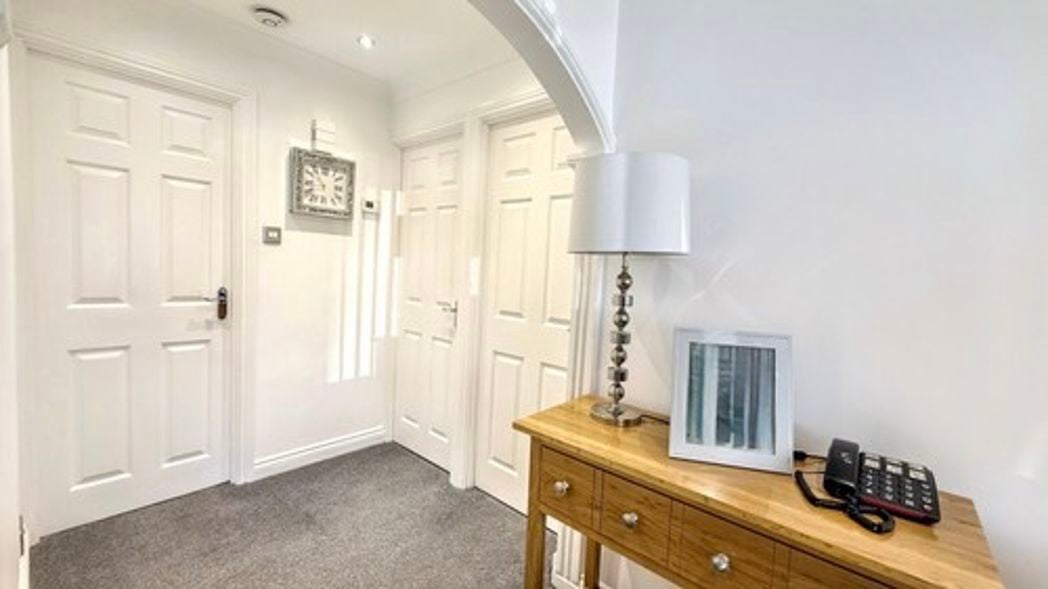 Property image 11 of 24