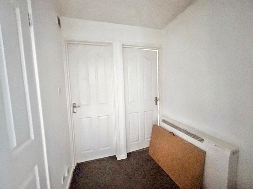 Property image 4 of 11