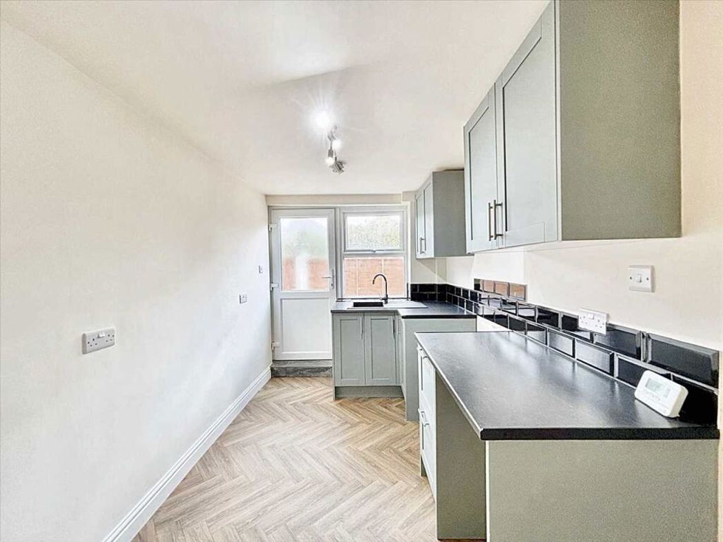 Property image 2 of 19