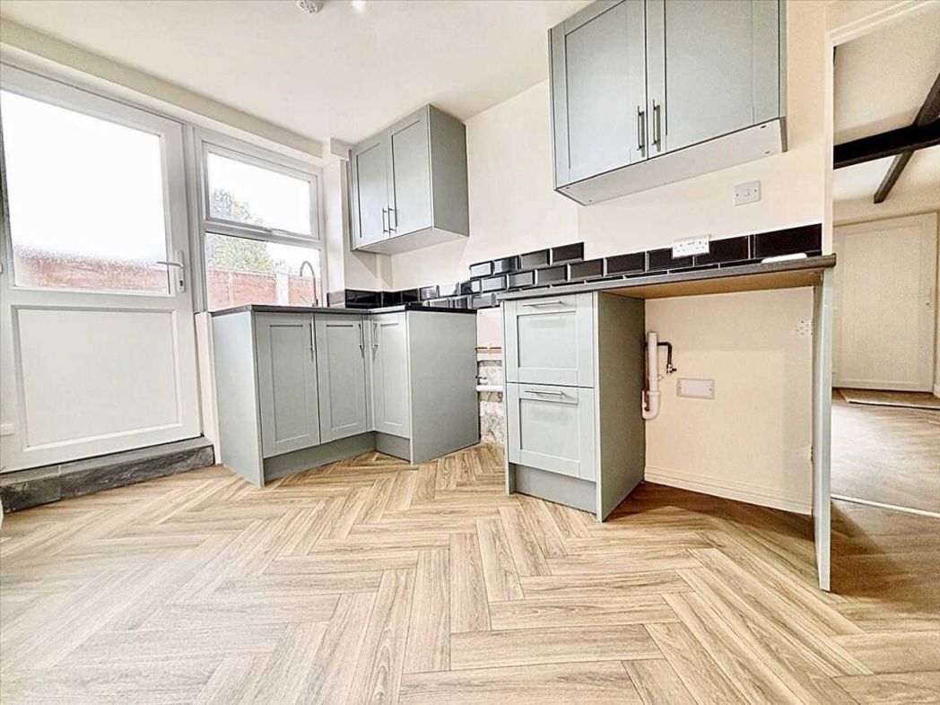 Property image 5 of 19