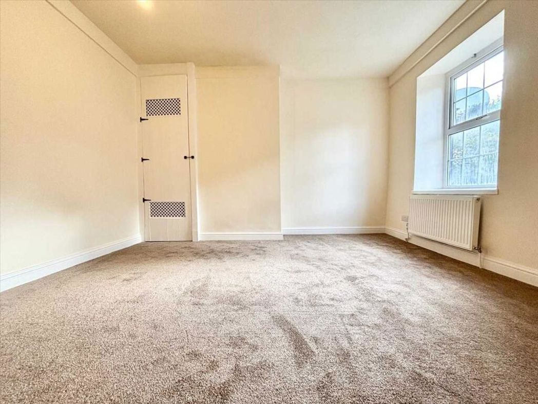 Property image 10 of 19