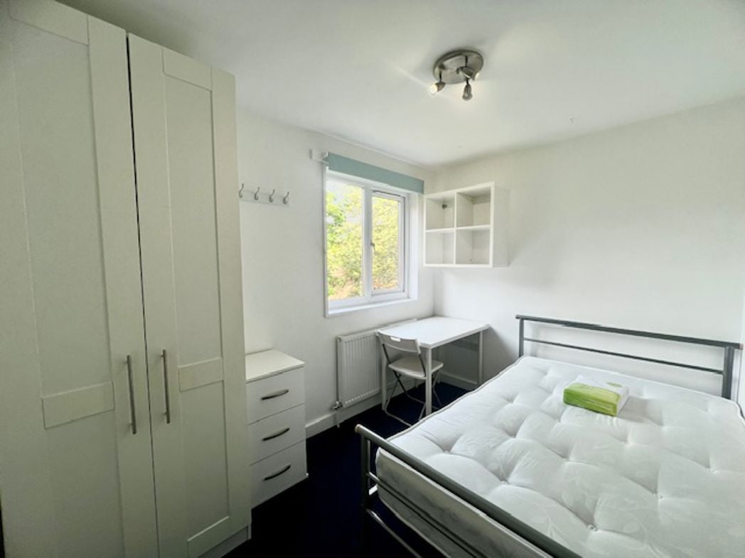 Property image 6 of 25