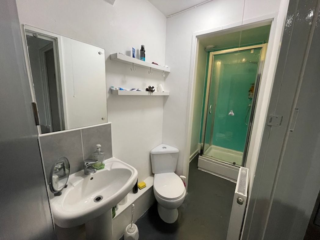 Property image 10 of 25