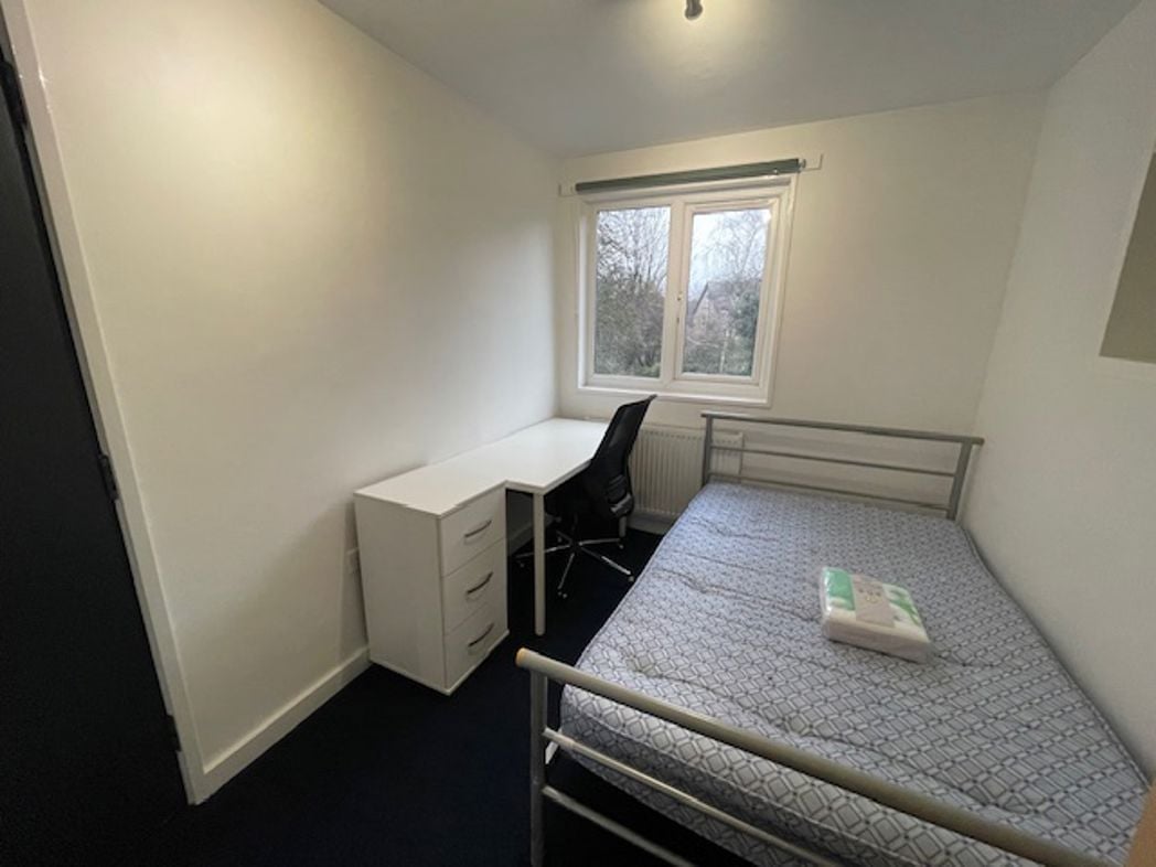 Property image 11 of 25