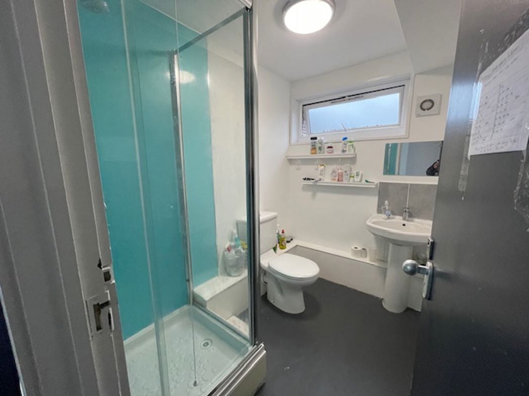 Property image 12 of 25